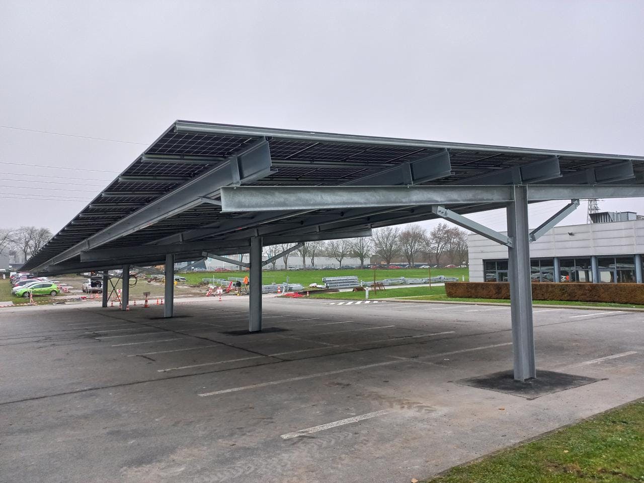 Greenbuddies complete a 1 MWp carport for Adiwatt in Belgium