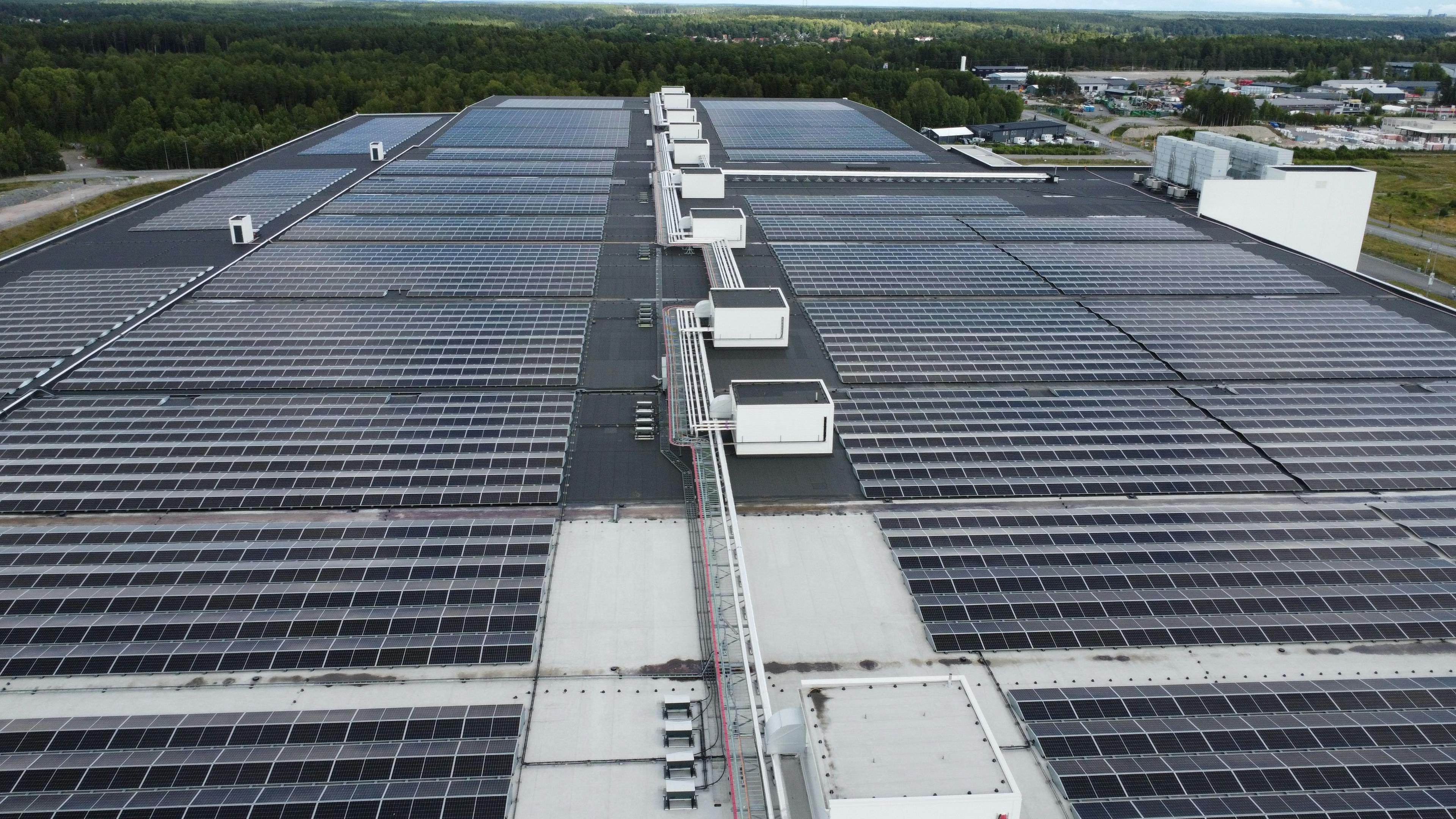 Střešní solární elektrárna realizovaná Greenbuddies ve Švédsku