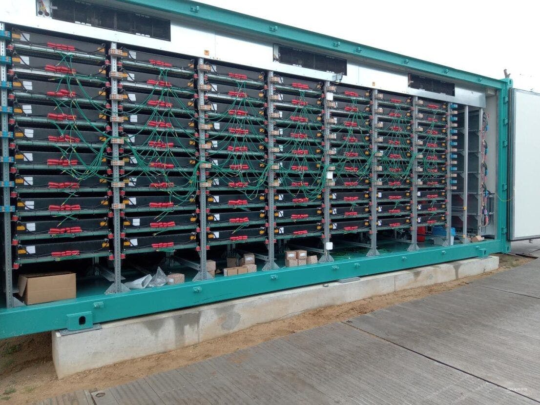 Greenbuddies dodali velkokapacitní bateriový systém u pozemní FVE