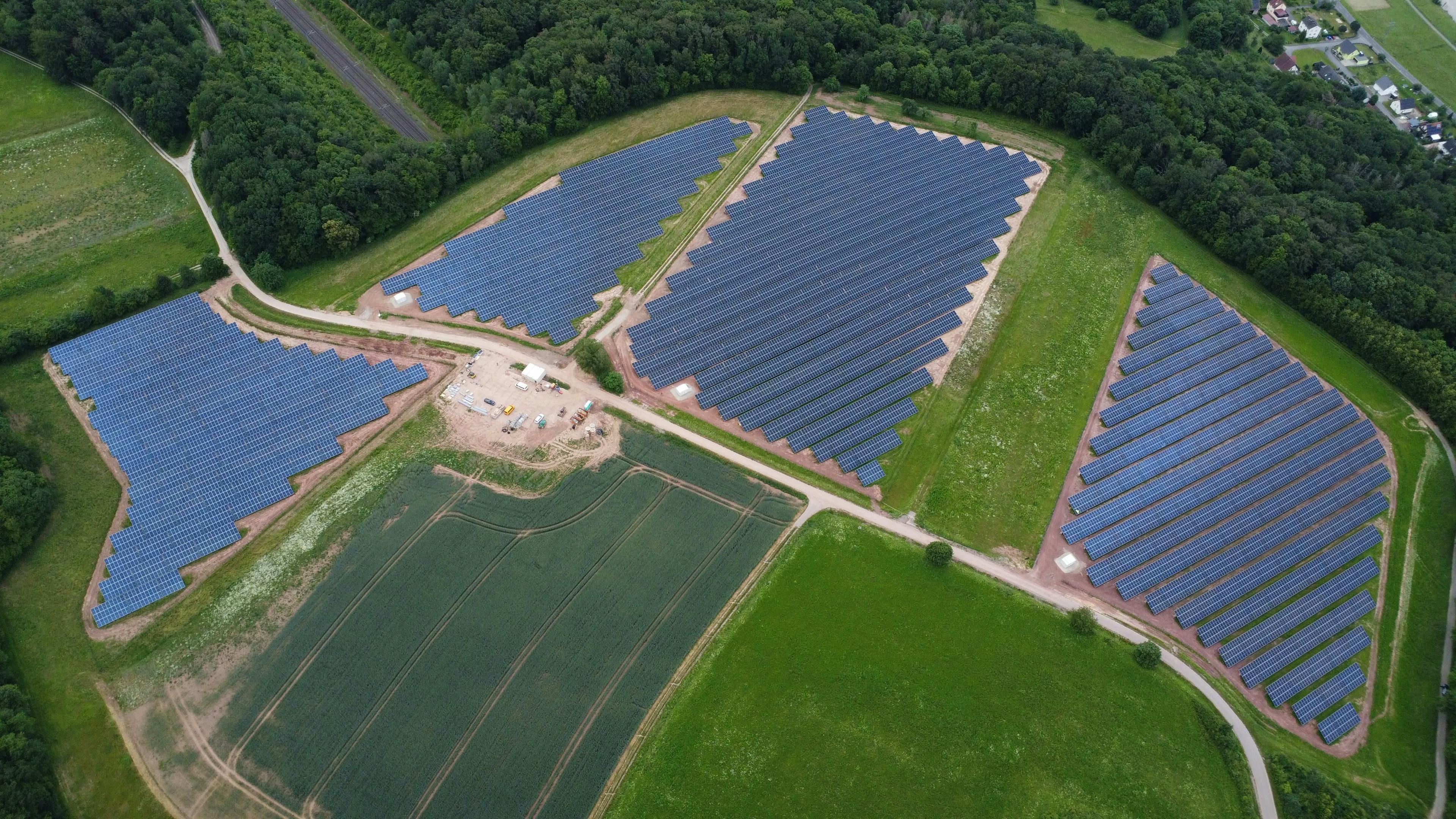 PV-Freiflächenanlage in Harrbach fertiggestellt